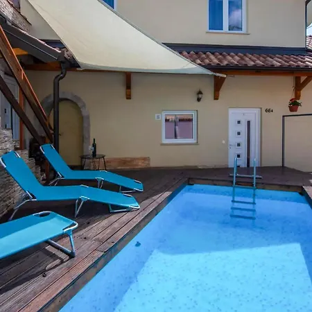 Case de vacanță 2 Bedroom Stunning In Veli Brgud