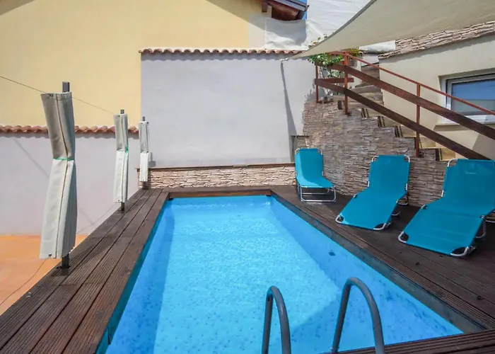 2 Bedroom Amazing In Vakantiehuis Veli Brgud